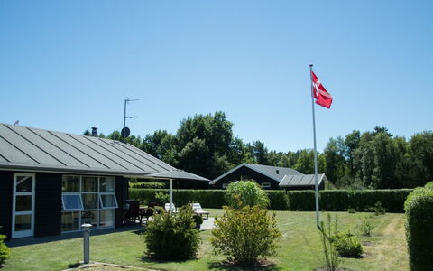 Bertram - 1.9Km from the Sea: Dachdecken, Hütte, Haus, Dach, Zuhause, Bauernhaus, Hütte, Estate, Dorf