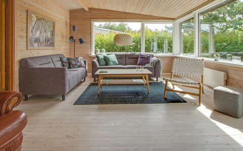 Svend - 1.5Km from the Sea: Möbel, Interior Design, Flooring, Fussboden, Holzboden, Holz, Decke, Couch, Wohnzimmer, Stuhl