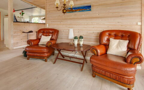 Svend - 1.5Km from the Sea: Möbel, Flooring, Holz, Interior Design, Fussboden, Holzboden, Zimmer, Decke, Zuhause, Wohnzimmer