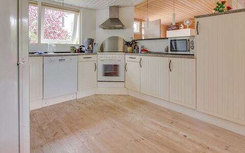 Svend - 1.5Km from the Sea: Holz, Flooring, Decke, Interior Design, Fussboden, Zimmer, Zuhause, Holzboden, Küche, Holzbeize