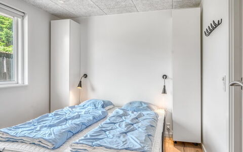 Jurien - 450M from the Sea: Decke, Holz, Schlafzimmer, Interior Design, Flooring, Fussboden, Zimmer, Bett, Bettdecke, Bedding