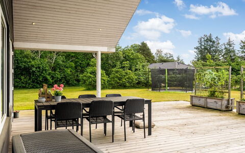 Jurien - 450M from the Sea: Holz, Veranda, Grundstueck, Schatten, Dach, Deck, Hartholz, Garten, Holzboden, Holzbeize