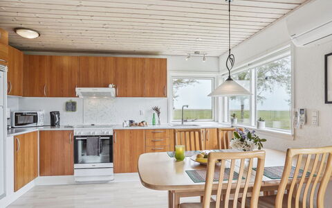 Rayla - 150M from the Sea: Interior Design, Flooring, Möbel, Holz, Decke, Fussboden, Küche, Light Fixture, Countertop, Holzboden