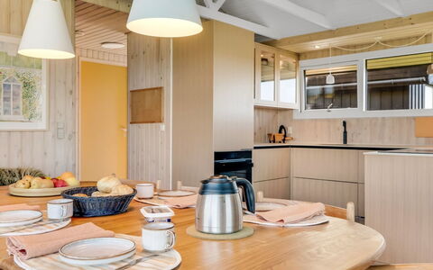Aatu - 360M from the Sea: Interior Design, Möbel, Holz, Decke, Flooring, Küche, Beleuchtung, Fussboden, Light Fixture, Countertop