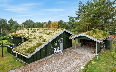 Birghir - 1.5Km from the Sea: Holz, Flooring, Interior Design, Fussboden, Möbel, Holzboden, Zimmer, Decke, Holzbeize, Hartholz