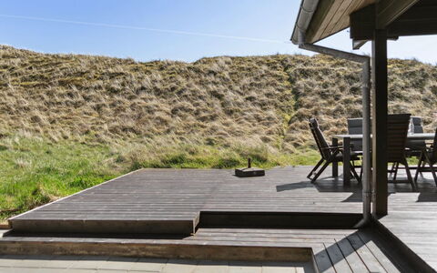 Baltur - 650M from the Sea: Dach, Haus, Zuhause, Hütte, Abstellgleis, Estate, Auffahrt, Gartenbauten, Garten, Schuppen