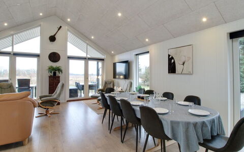 Cholena - 700M from the Sea: Holz, Decke, Zuhause, Küche & Esszimmer Tisch, Stuhl, Hartholz, Wohnzimmer, Design, Holzboden
