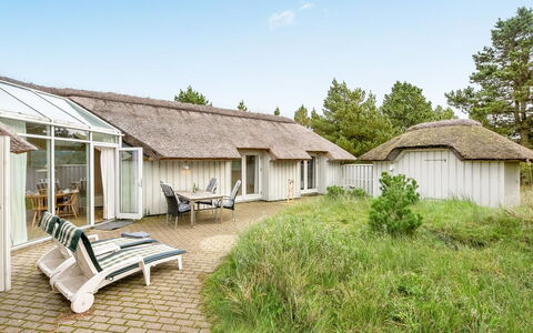 Catarine - 1.1Km from the Sea: Blau, Strauch, Hütte, Ground, Garten, Estate, Schatten, Landscaping, Bauernhaus, Eco Hotel