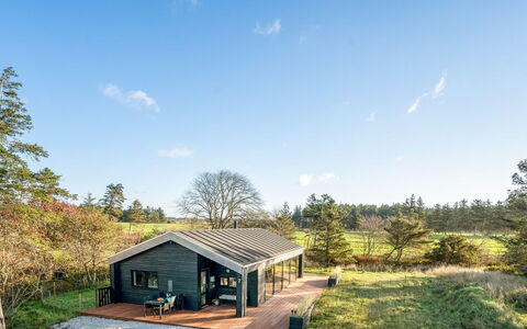 Remko - 1.5Km from the Sea: Hütte, Zuhause, Haus, Dach, Veranda, Estate, Abstellgleis, Gartenbauten, Bauernhaus, Garten