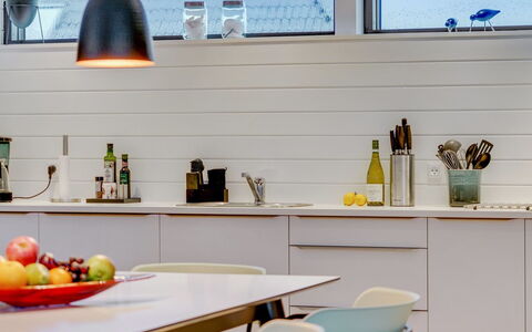 Claus - 500M from the Sea: Interior Design, Möbel, Flooring, Holz, Küche, Countertop, Beleuchtung, Zuhause, Geschirr, Fussboden