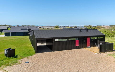 Claus - 500M from the Sea: Interior Design, Decke, Wohnung, Flooring, Möbel, Fussboden, Zimmer, Beleuchtung, Zuhause, Couch