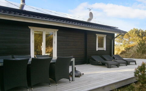 Lewe - 150M from the Sea: Blau, Strauch, Hütte, Ground, Garten, Estate, Schatten, Landscaping, Bauernhaus, Eco Hotel
