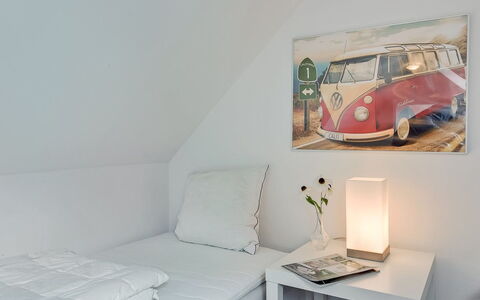 Gunulf - 150M from the Sea: Interior Design, Fussboden, Bett, Möbel, Schlafzimmer, Flooring, Zuhause, Kissen, Zimmer, Bedding