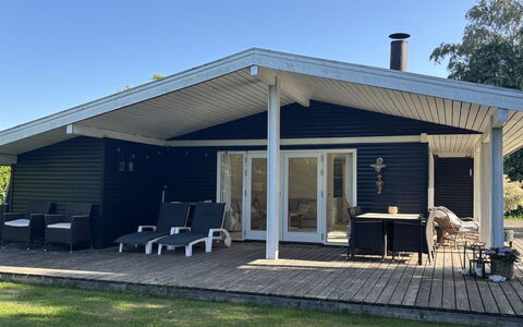 Aksa - 400M from the Sea: Flooring, Wand, Fussboden, Interior Design, Holz, Decke, Holzboden, Beleuchtung, Möbel, Laminatboden