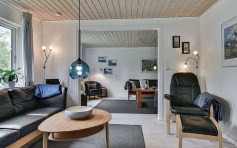Thrugels - 200M from the Sea: Interior Design, Möbel, Wand, Flooring, Decke, Holz, Light Fixture, Fussboden, Wohnzimmer, Zuhause