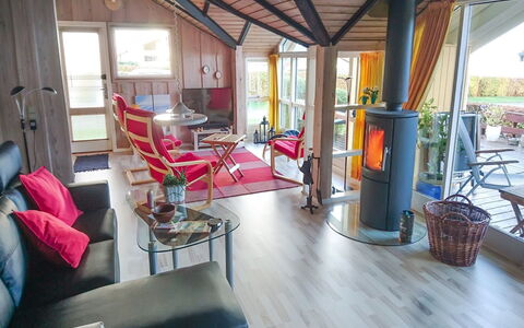 Sporgh - 100M from the Sea: Holz, Möbel, Interior Design, Flooring, Fussboden, Stuhl, Decke, Holzboden, Wohnzimmer, Hartholz