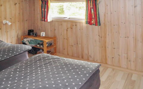 Sporgh - 100M from the Sea: Möbel, Flooring, Interior Design, Fussboden, Holz, Decke, Zimmer, Schlafzimmer, Bett, Holzbeize