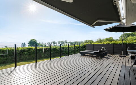 Aasta - 250M from the Sea: Flooring, Wand, Fussboden, Interior Design, Holz, Decke, Holzboden, Beleuchtung, Möbel, Laminatboden