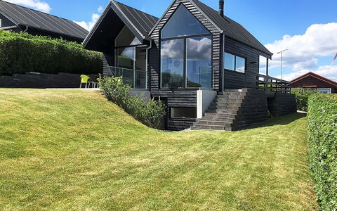 Reinhard - 50M from the Sea: Möbel, Interior Design, Flooring, Holz, Fussboden, Decke, Holzboden, Stuhl, Tabelle, Beleuchtung