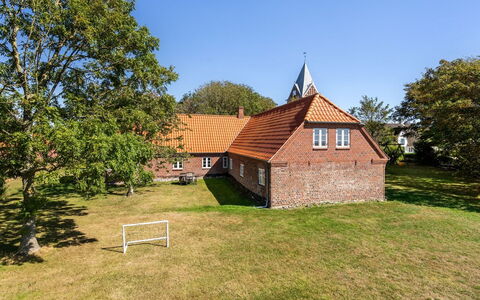 Myra - 18Km from the Sea: Gras, Dach, Haus, Ländliches Gebiet, Landschaft, Strauch, Zuhause, Einfach, Hütte, Grundstueck