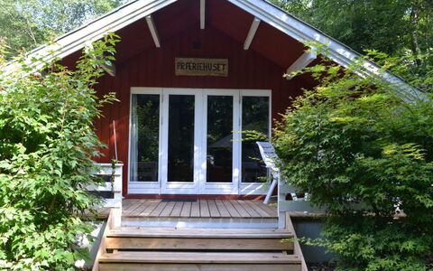Rentje - 31Km from the Sea: Möbel, Interior Design, Stuhl, Flooring, Tabelle, Resort, Fussboden, Decke, Zimmer, Eco Hotel