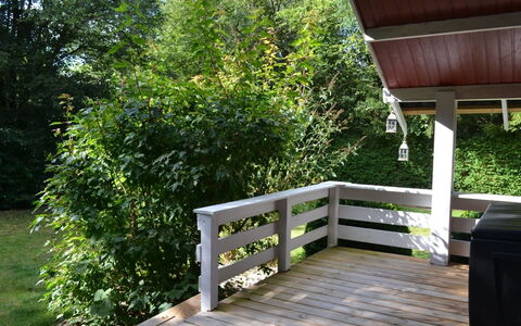 Rentje - 31Km from the Sea: Möbel, Interior Design, Stuhl, Flooring, Tabelle, Resort, Fussboden, Decke, Zimmer, Eco Hotel