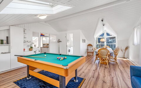 Caya - 450M to the Fjord: Flooring, Interior Design, Holz, Fussboden, Treppe, Decke, Holzbeize, Holzboden, Hartholz, Geländer