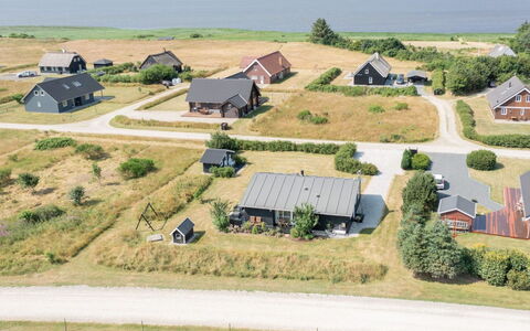 Gudmunda - 200M to the Fjord: Dach, Haus, Zuhause, Hütte, Tür, Abstellgleis, Deck, Veranda, Planke, Hartholz