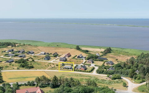 Gudmunda - 200M to the Fjord: Dach, Haus, Zuhause, Hütte, Tür, Abstellgleis, Deck, Veranda, Planke, Hartholz