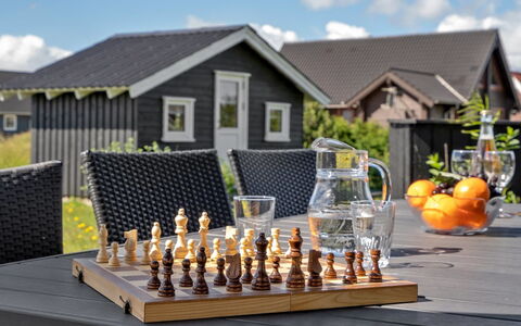 Gudmunda - 200M to the Fjord: Dach, Haus, Zuhause, Hütte, Tür, Abstellgleis, Deck, Veranda, Planke, Hartholz