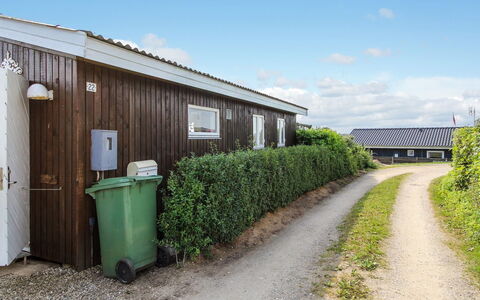 Lillebror - 200M from the Sea: Dach, Haus, Zuhause, Hütte, Abstellgleis, Estate, Auffahrt, Gartenbauten, Garten, Schuppen