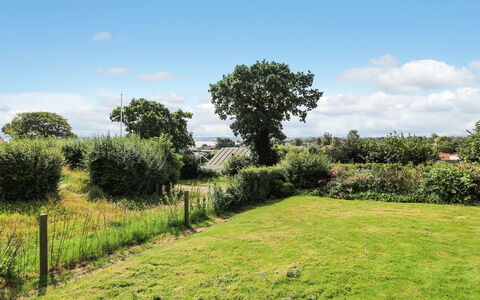 Lillebror - 200M from the Sea: Dach, Haus, Zuhause, Hütte, Abstellgleis, Estate, Auffahrt, Gartenbauten, Garten, Schuppen