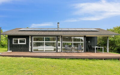 Arntraud - 250M from the Sea