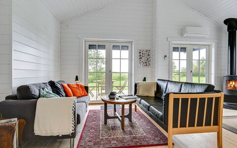 Siebelt - 200M from the Sea: Holz, Möbel, Flooring, Wohnzimmer, Couch, Zuhause, Fussboden, Interior Design, Holzboden