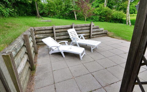 Pirkka - 50M to the Fjord: Schwimmbad, Gartenmöbel, Möbel, Resort, Flagstone, Eco Hotel, Schatten, Stuhl, Freizeit, Estate