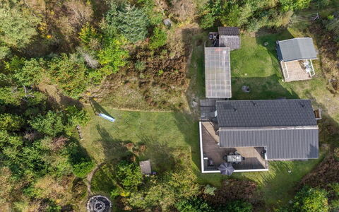 Bia - 250M from the Sea: Holz, Zuhause, Veranda, Deck, Hartholz, Dach, Holzbeize, Holzboden, Eco Hotel