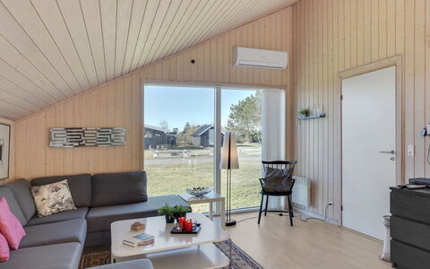Jil - 750M from the Sea: Holz, Flooring, Decke, Fussboden, Wohnzimmer, Holzboden, Hartholz, Holzbeize, Light Fixture