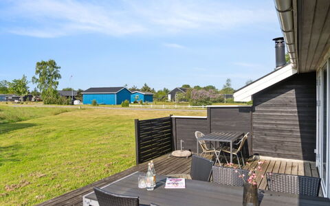 Jil - 750M from the Sea: Die Architektur, Dach, Zuhause, Verbundwerkstoff, Daylighting, Abstellgleis, Auffahrt