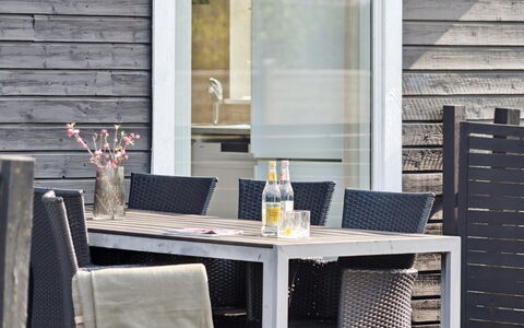 Jil - 750M from the Sea: Die Architektur, Dach, Zuhause, Verbundwerkstoff, Daylighting, Abstellgleis, Auffahrt
