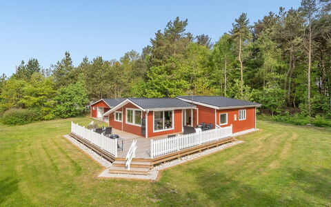 Mainio - 800M from the Sea: Dach, Haus, Zuhause, Hütte, Abstellgleis, Estate, Auffahrt, Gartenbauten, Garten, Schuppen