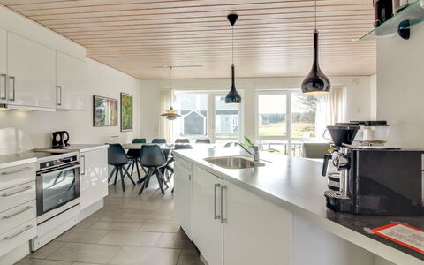 Ingolf - 750M from the Sea: Interior Design, Küche, Möbel, Flooring, Decke, Countertop, Holz, Light Fixture, Beleuchtung, Fussboden