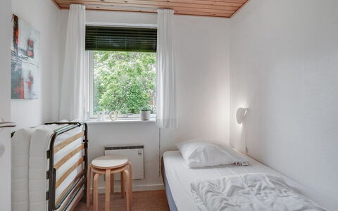 Kerttuli - 800M from the Sea: Interior Design, Wand, Holz, Fussboden, Flooring, Decke, Schlafzimmer, Bett, Möbel, Zimmer