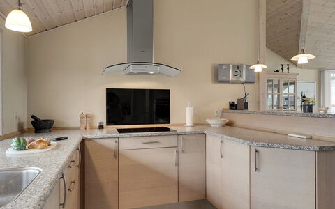 Aniela - 150M from the Sea: Countertop, Küche, Flooring, Interior Design, Küchengerät, Cabinetry, Möbel, Decke, Fussboden, Light Fixture
