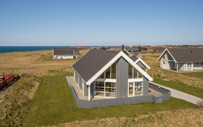 Hedy - 150M from the Sea