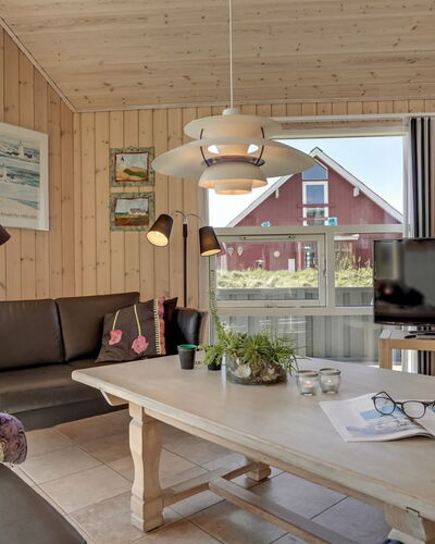 Hedy - 150M from the Sea