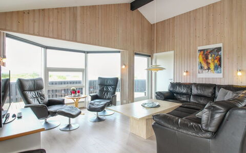Seniha - 400M from the Sea: Interior Design, Holz, Decke, Möbel, Couch, Wohnzimmer, Flooring, Zimmer, Fussboden, Beleuchtung