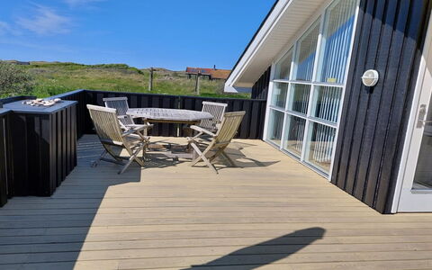 Sixten - 450M from the Sea: Flooring, Wand, Fussboden, Interior Design, Holz, Decke, Holzboden, Beleuchtung, Möbel, Laminatboden