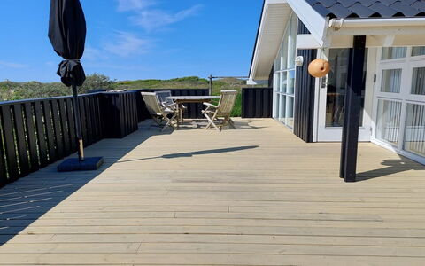 Sixten - 450M from the Sea: Flooring, Wand, Fussboden, Interior Design, Holz, Decke, Holzboden, Beleuchtung, Möbel, Laminatboden