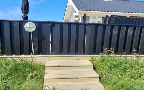 Sixten - 450M from the Sea: Flooring, Wand, Fussboden, Interior Design, Holz, Decke, Holzboden, Beleuchtung, Möbel, Laminatboden
