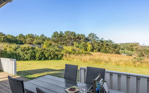 Otta - 779M from the Sea: Deck, Schatten, Zaun, Hartholz, Veranda, Planke, Balkon, Landscaping, Eco Hotel, Home Fechten